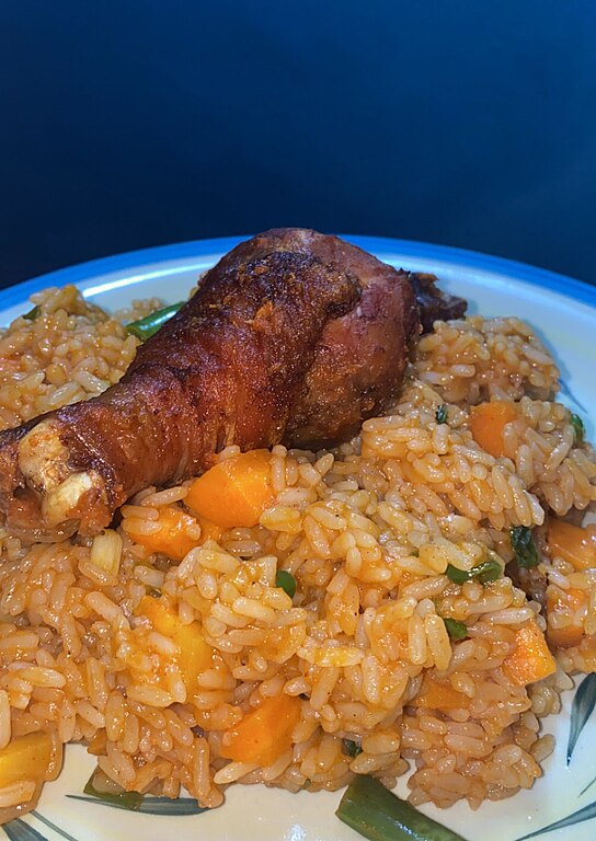 https://upload.wikimedia.org/wikipedia/commons/thumb/a/a1/Nigerian_Jollof_Rice.jpg/544px-Nigerian_Jollof_Rice.jpg