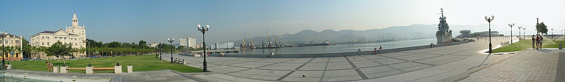 Panorama du quai.  Amiral Serebriakov