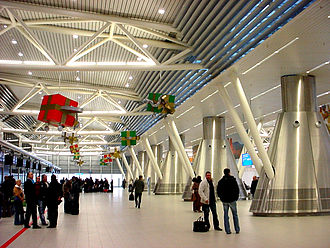 Interior of Terminal 2 NuevaTerminalAeropuertodeSofia2.jpg
