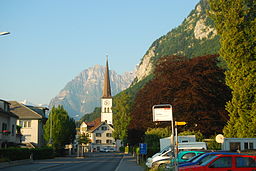 Kyrkan och centrum i Oberurnen