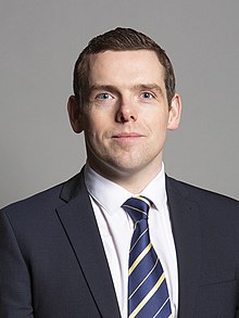 Douglas Ross MP crop 2.jpg'nin resmi portresi