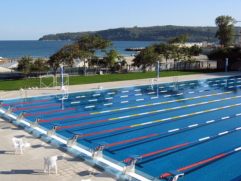 File:Olympian Swimming pool, Varna.jpg