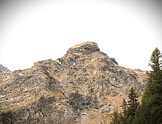 Vue de la face sud du sommet, depuis le col de l'Arcelin.