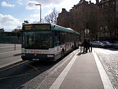 Un autobus Irisbus Agora L arrivant au terminus Denfert-Rochereau, en mars 2008.