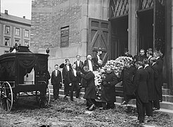 Otto B. Halvorsens begravelse (20230413 00040 NB NS NM 10442).jpg