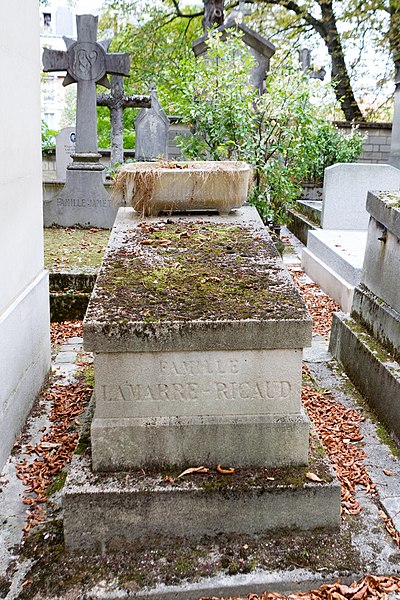 File:Père-Lachaise - Division 72 - Lamarre-Ricaud 01.jpg