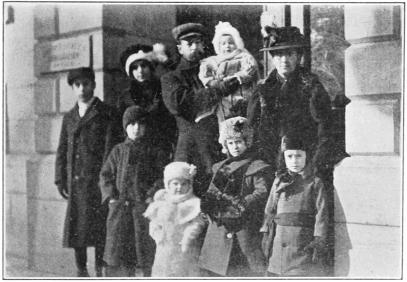 File:PSM V83 D341 French canadian family arriving from montreal.png