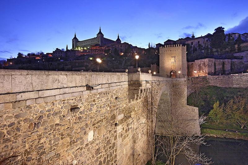 File:Panorámica del Puente de Alcántara- Toledo- España.jpg