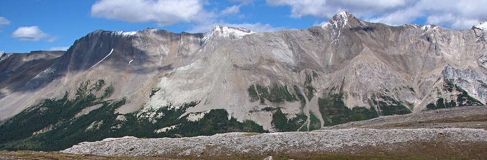 Looking east at unnamed ridge