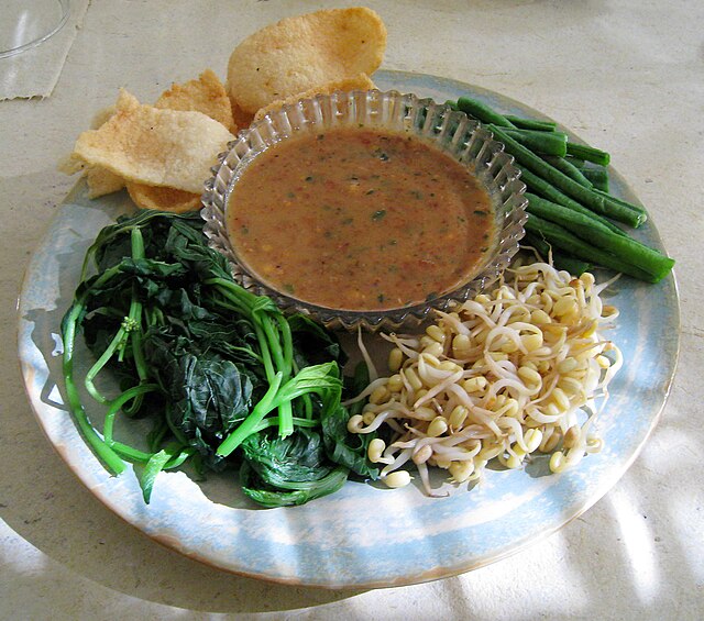 Peanut sauce with vegetables in pecel