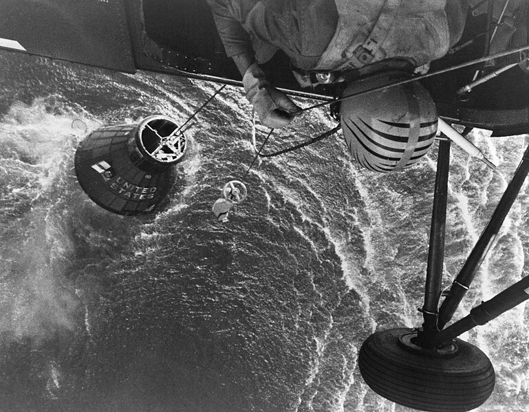 File:Photograph of a Marine Helicopter Towing the Liberty Bell 7 Spacecraft - NARA - 7430727.jpg