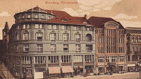 Facades of buildings at N° 4 and 6 in 1917