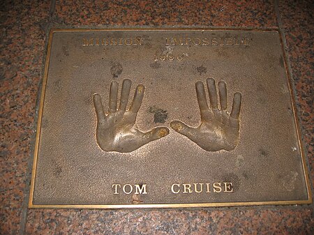 Fail:Plaque_with_Tom_Cruise's_handprints_in_Leicester_Sq_London.jpg