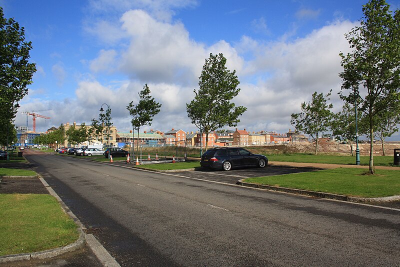 File:Poundbury NE Quadrant from Peverell Avenue East - geograph.org.uk - 4662333.jpg