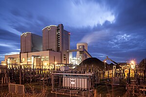 Power plant with an upstream substation