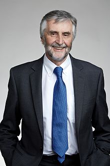 Profesor Patrick Gill MBE FRS.jpg