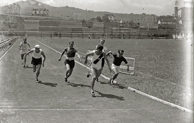 File:Pruebas atléticas en el campo de Berazubi en Tolosa (13 de 13) - Fondo Car-Kutxa Fototeka.jpg