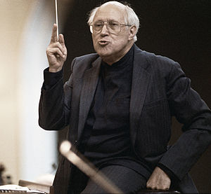 English: US National Symphony Orchestra conductor Mstislav Rostropovich Русский: Дирижер Национального симфонического оркестра США Мстислав Ростропович