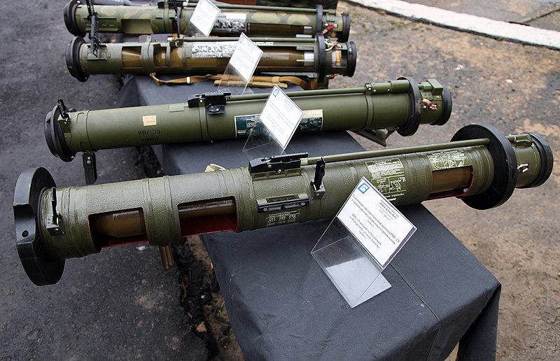 800px-RPG-28_grenade_launcher_at_Interpolitex-2016_01.jpg