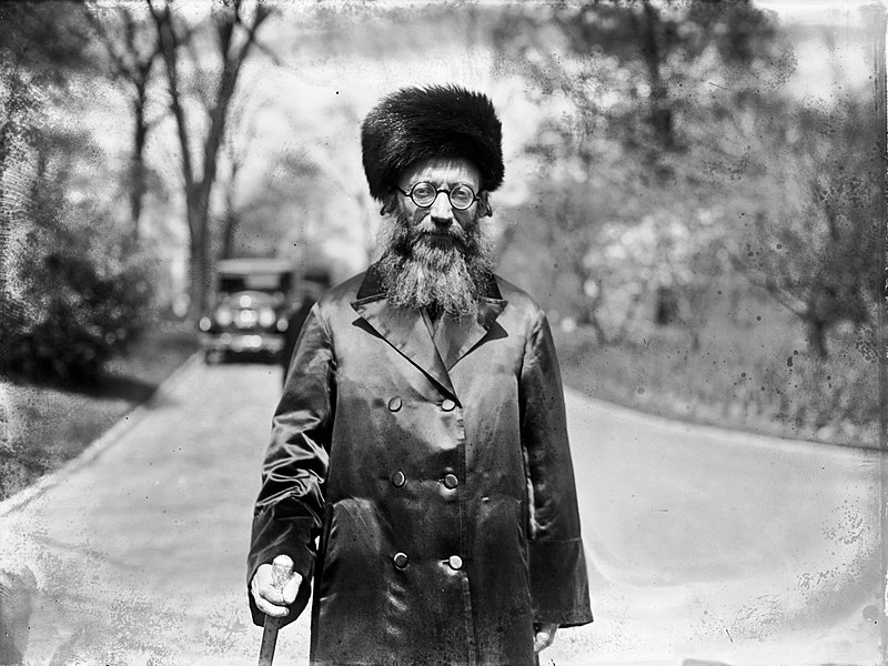 File:Rabbi Dr. Abraham I. Kook. 1924. npcc.25595.jpg