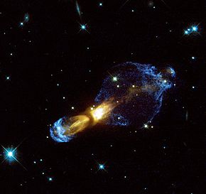 Fotografie z Hubbleova teleskopu v nepravých barvách.