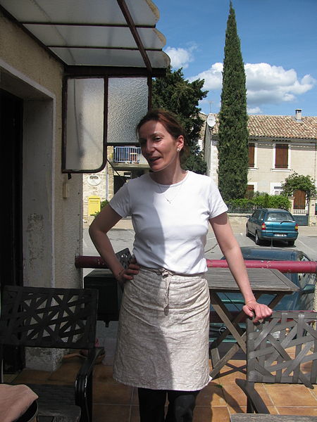 File:Saint-Pantaléon-les-Vignes Magali Charousset chef de cuisine à L'Auberge.JPG