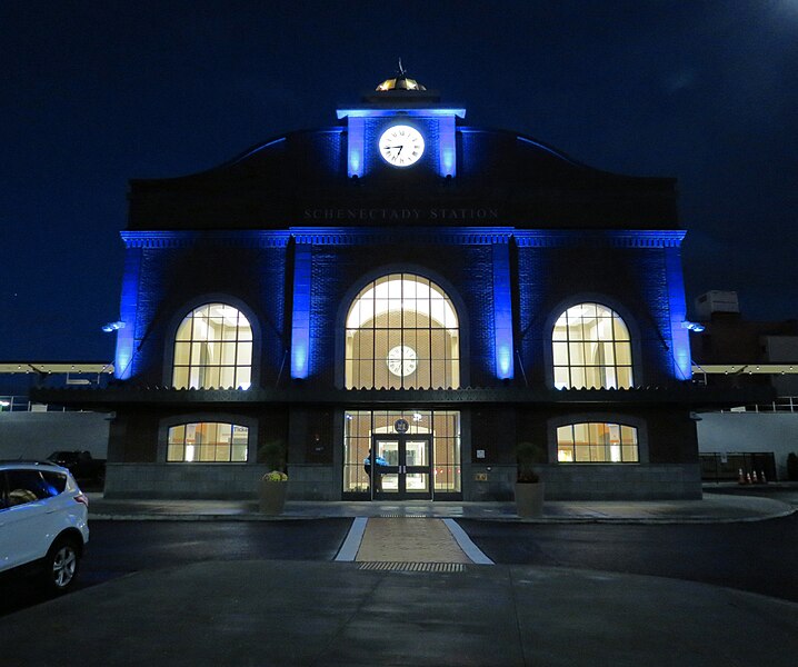 File:Schenectady Station -- New Station Oct 2018 01.jpg