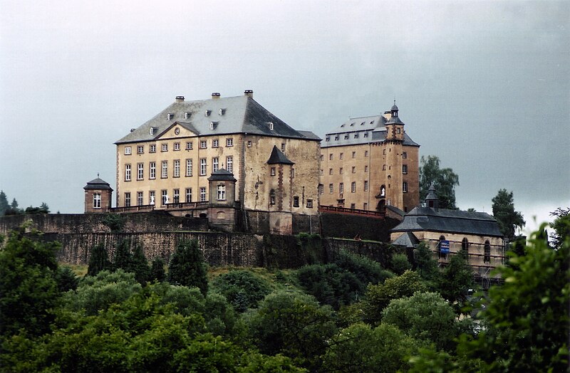 File:Schloss Malberg Ostansicht 01.jpg