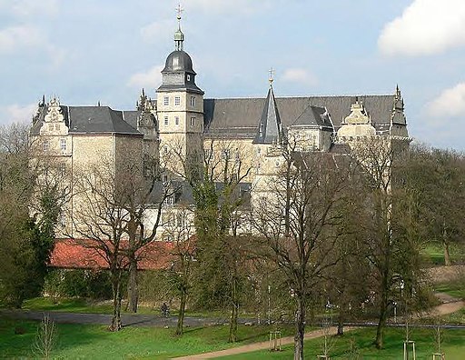 Schloss Wolfsburg Sued West