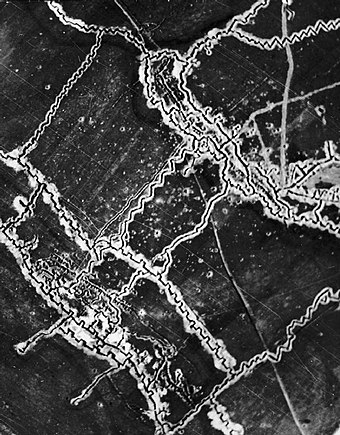 British aerial photograph of German trenches north of Thiepval, 10 May 1916, with the German forward lines to the lower left. The crenellated appearance of the trenches is due to the presence of traverses.