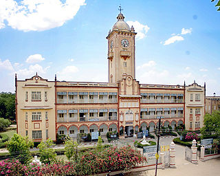 <span class="mw-page-title-main">Seth Gyaniram Bansidhar Podar College</span> College in Rajasthan, India