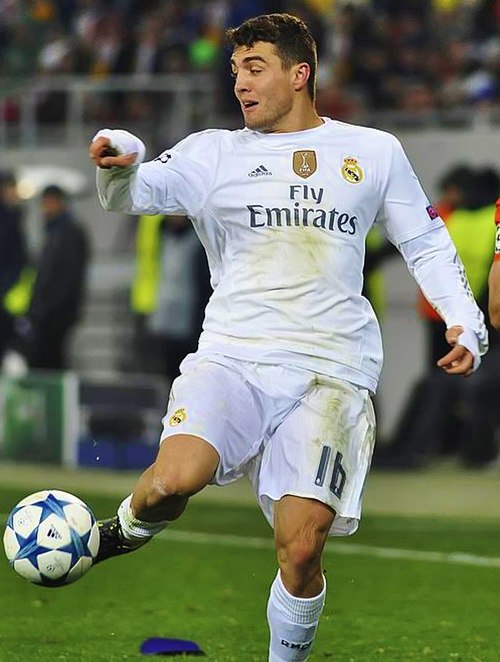 Kovačić playing for Real Madrid in 2015