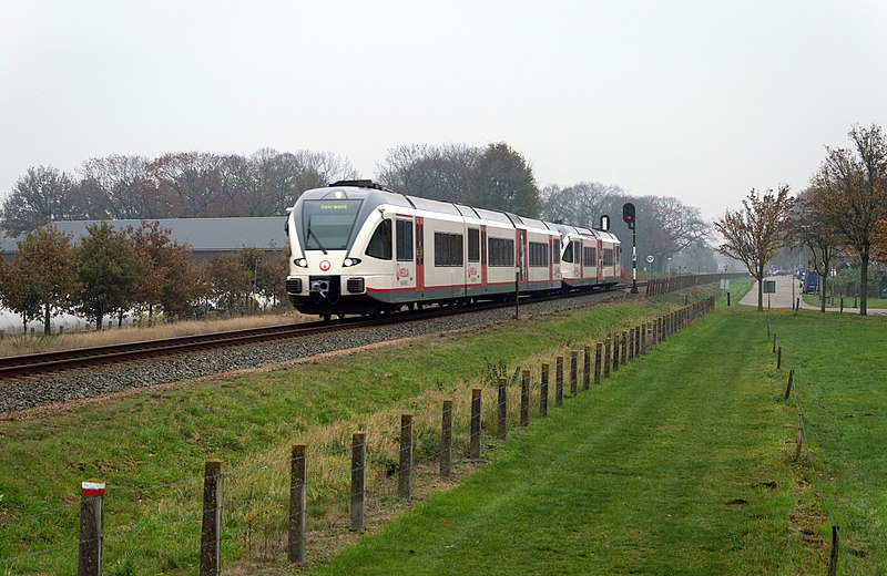 File:Smakt Veolia duo naar Venlo (10965603515).jpg