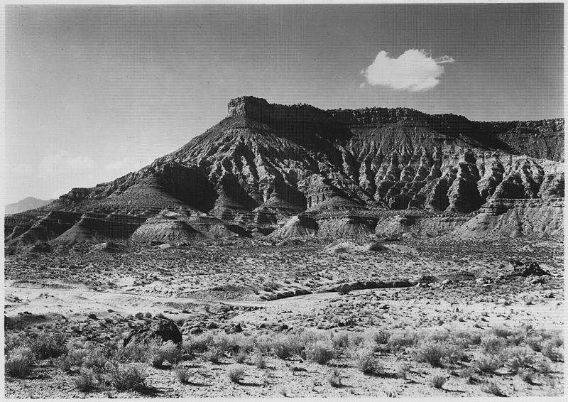 File:Southern end of La Verkin Mesa, north of main road to Zion near summit of La Verkin Hill. - NARA - 520430.jpg