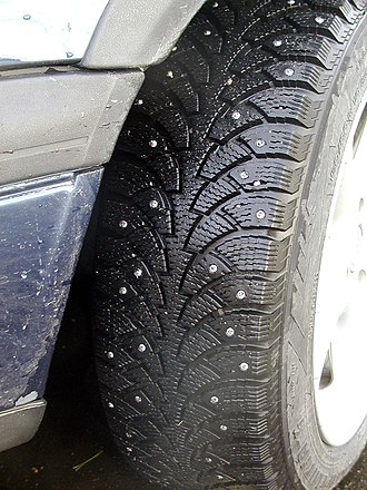 Studded winter tire Spikereifen.JPG