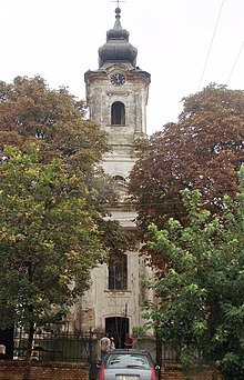 Westfassade der Kirche Hl. Großmärtyrer Georg