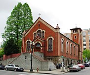 Gereja St Michael the Archangel depan - Portland, Oregon.JPG