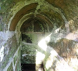 The interior of the well. St Peter's Holy Well, Houston, Renfrewshire - detail of the internal stonework.jpg