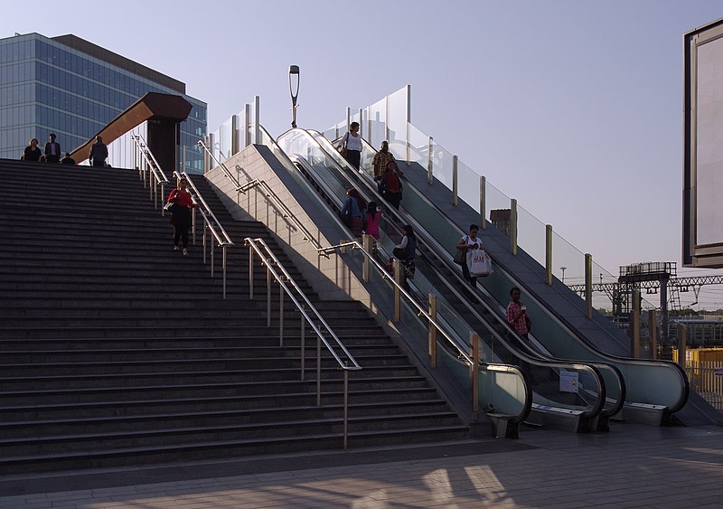 File:Stratford station MMB 32.jpg