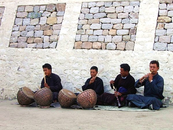 Street musicians. Lhasa. 1993