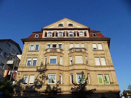 Stuttgart, Burgunderstraße 19, Mietshaus mit Ladenlokal