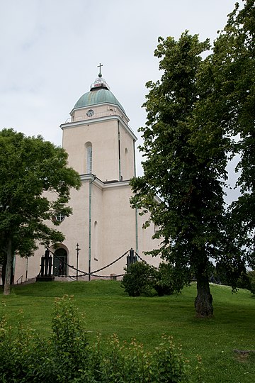 File:Suomenlinnan_kirkko_kallerna.JPG