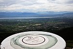 Tableau dórienttion AD 1950 i 1540 m høyde, med utsikt mot Mont Blanc på 90 km - panoramio.jpg