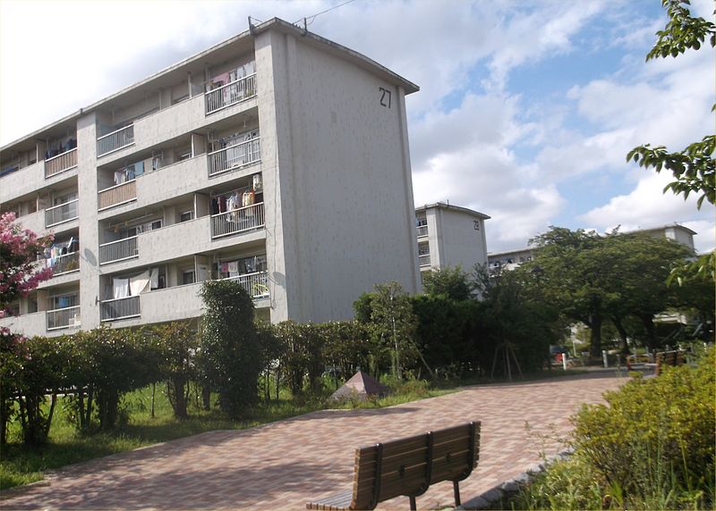 File:Takenozuka daiichi apartment blocks adachi 2014.jpg