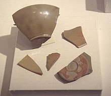 Tang dynasty stoneware with celadon glaze (Yue ware), found in Samarra, Iraq Tang Dynasty stoneware with celadon glaze ie Yue ware found in Samarra Iraq.jpg