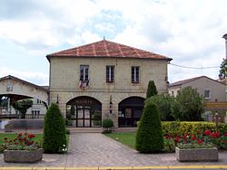 Targon Mairie 01.jpg