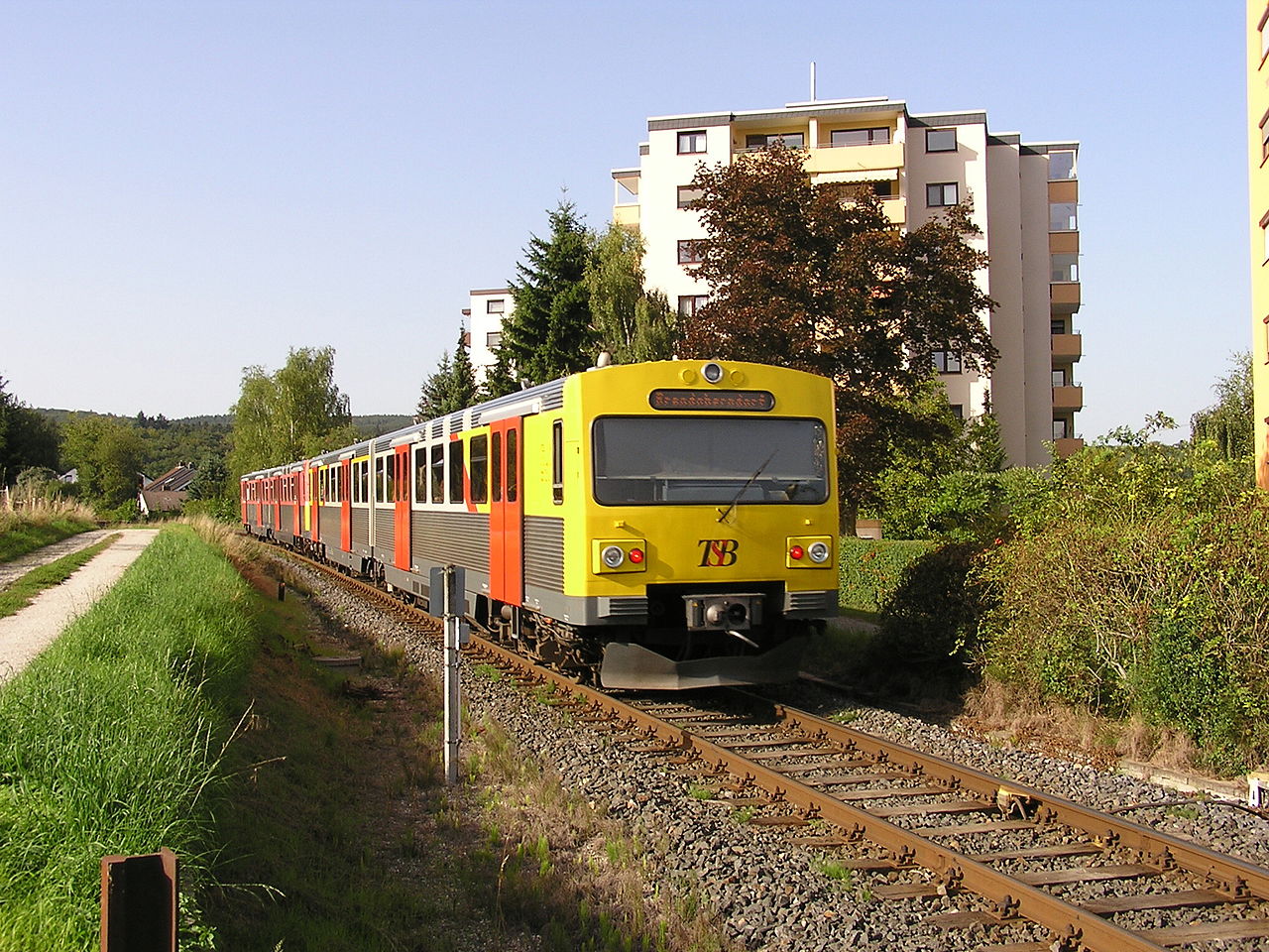 1280px-Taunusbahn_Koeppern.jpg