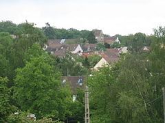 En banlieue ouest, ici Noisy-le-Roi (Yvelines), les catégories socioprofessionnelles supérieures vivent dans des villas au milieu de la verdure.