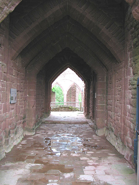 File:The Gatehouse, Goodrich Castle - geograph.org.uk - 472897.jpg