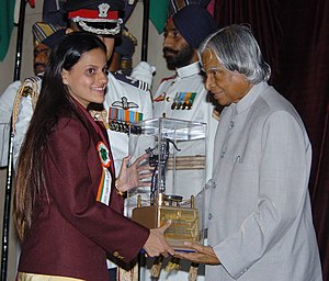 The President Dr. A.P.J. Abdul Kalam presenting the Arjuna Award -2005 to Ms. Anuja Prakash Thakur for Billiards & Snooker, at a glittering function in New Delhi on August 29, 2006.jpg